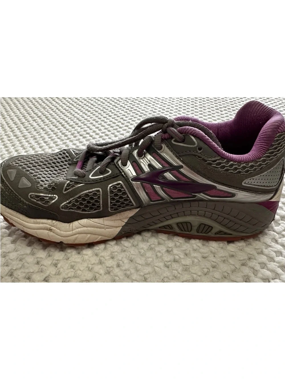 Brooks Ariel 14 Women’s Size 9.5 Gray/Purple Tennis Shoes